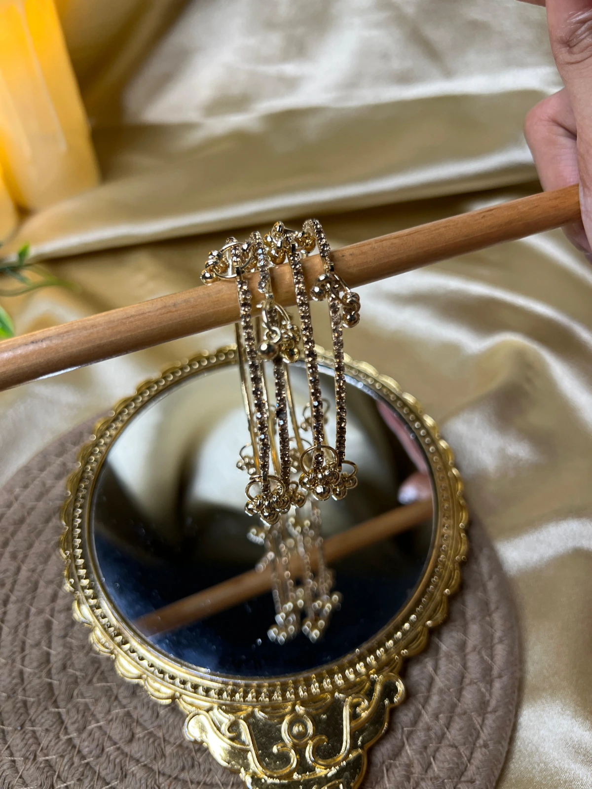 Gunghroo — Kashmiri Gold Stones Set of 4