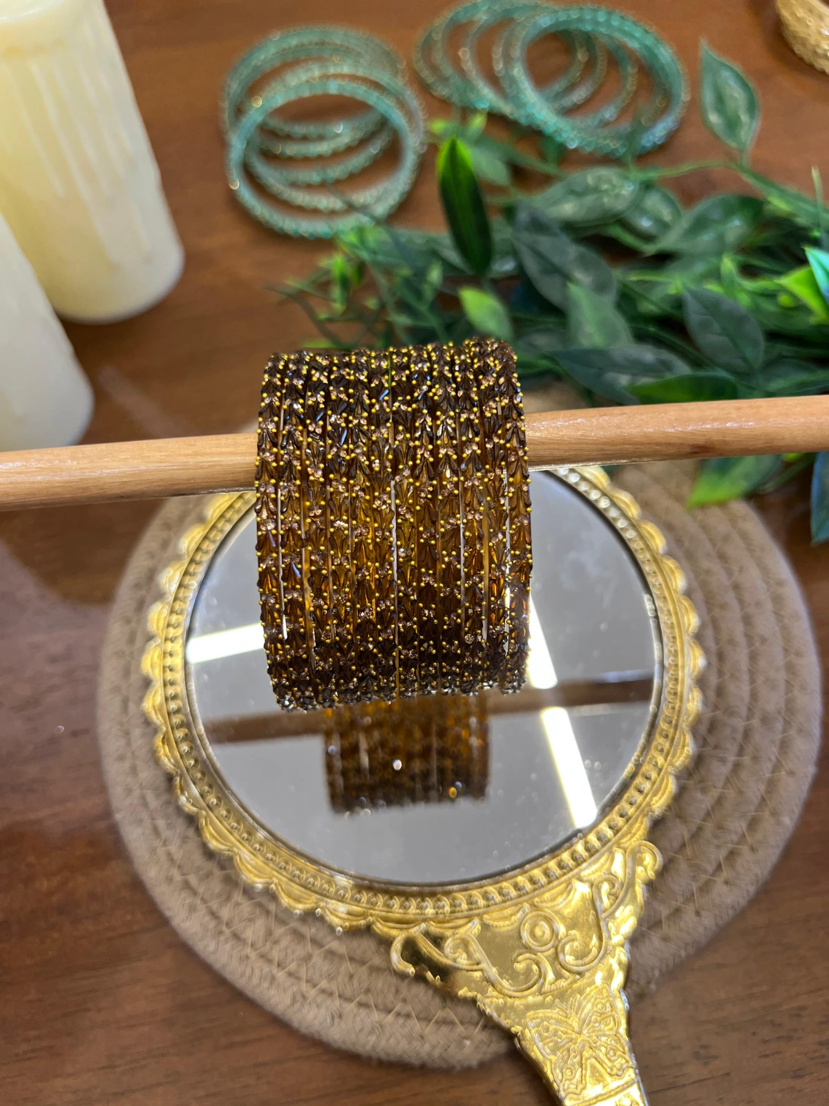 Intricate Glass Bangle — Mocha