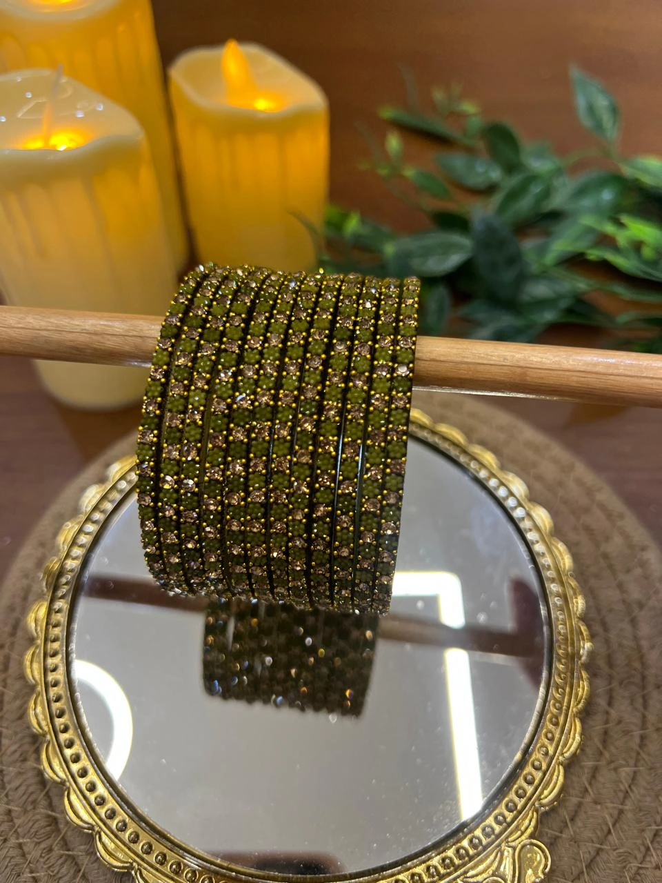 Phool Glass Bangle — Mehendi Green