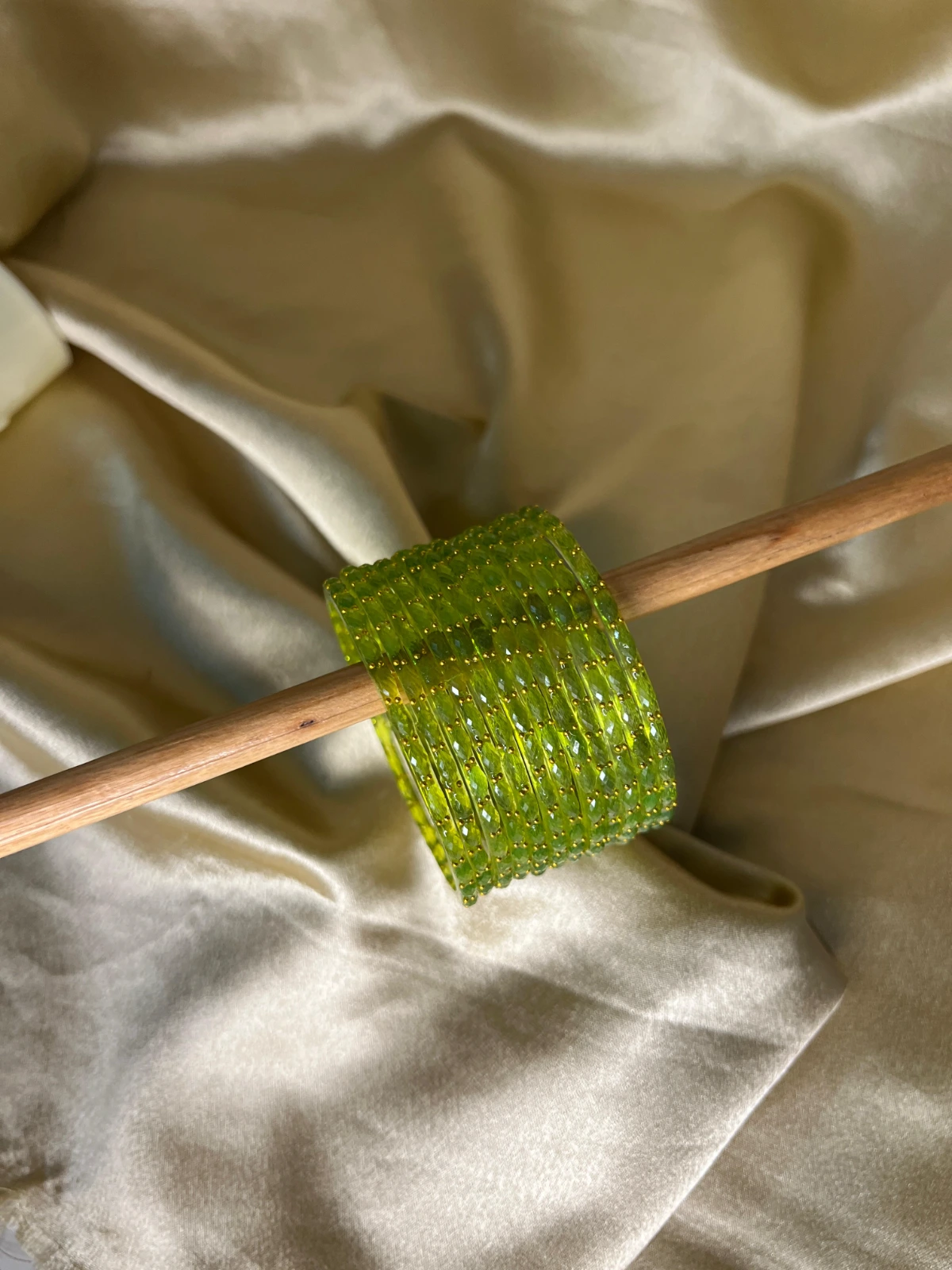 Square Edge Glass Bangles — Green (premium Raindrop)