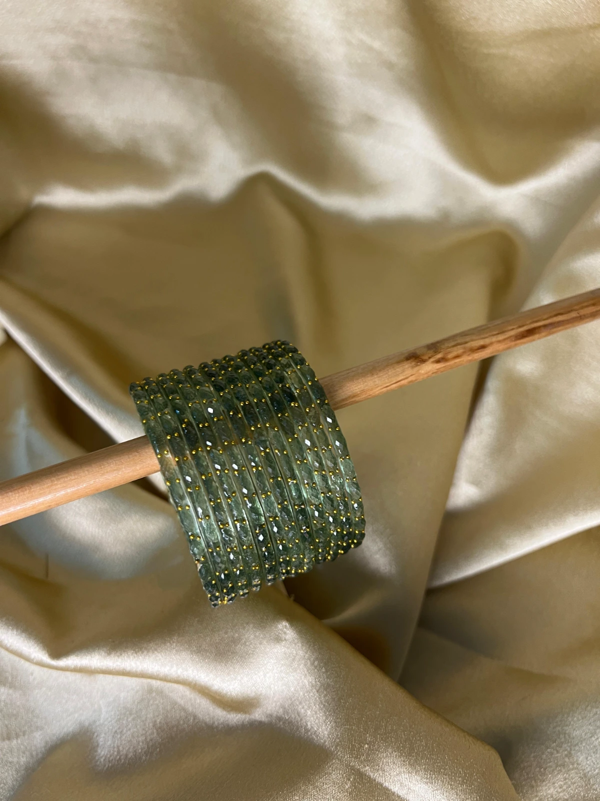 Square Edge Glass Bangles — Olive (premium Raindrop)